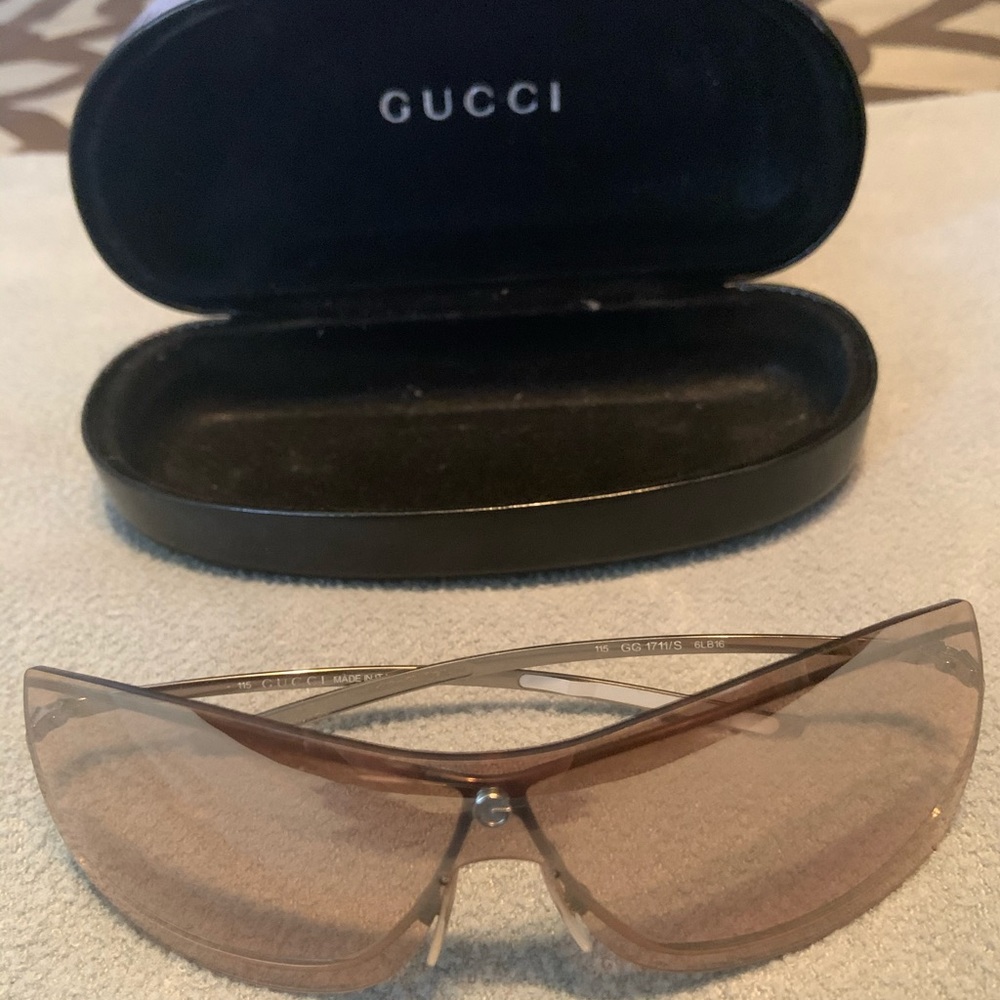 Gucci Sunglasses Gold Frame GG1711S